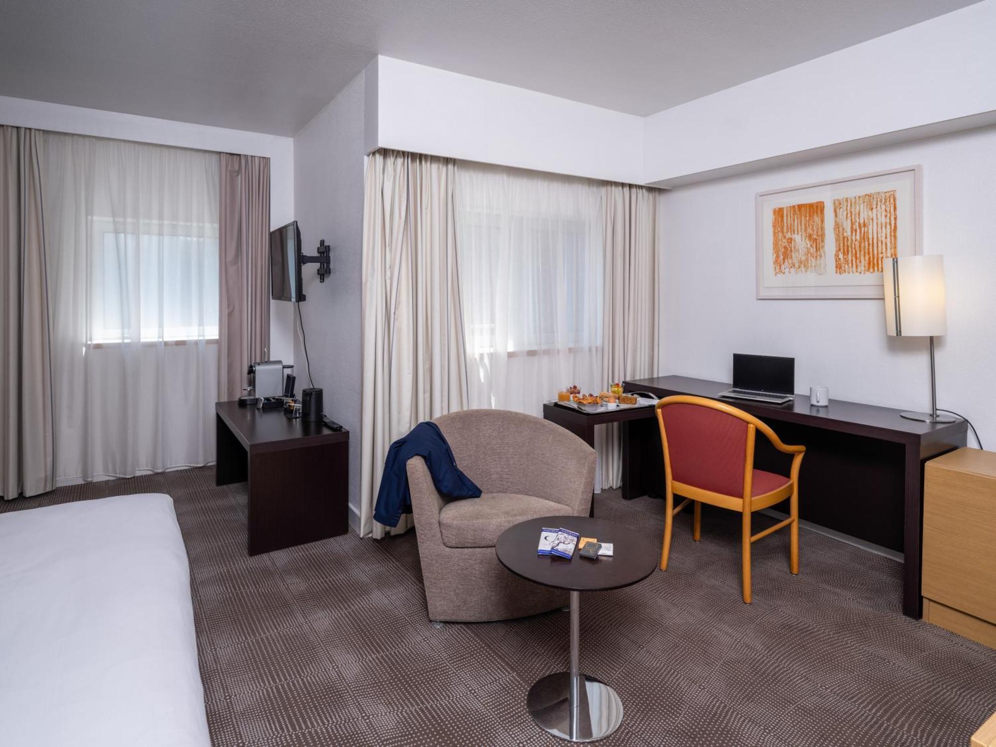 Novotel Nantes Centre Gare Exterior photo