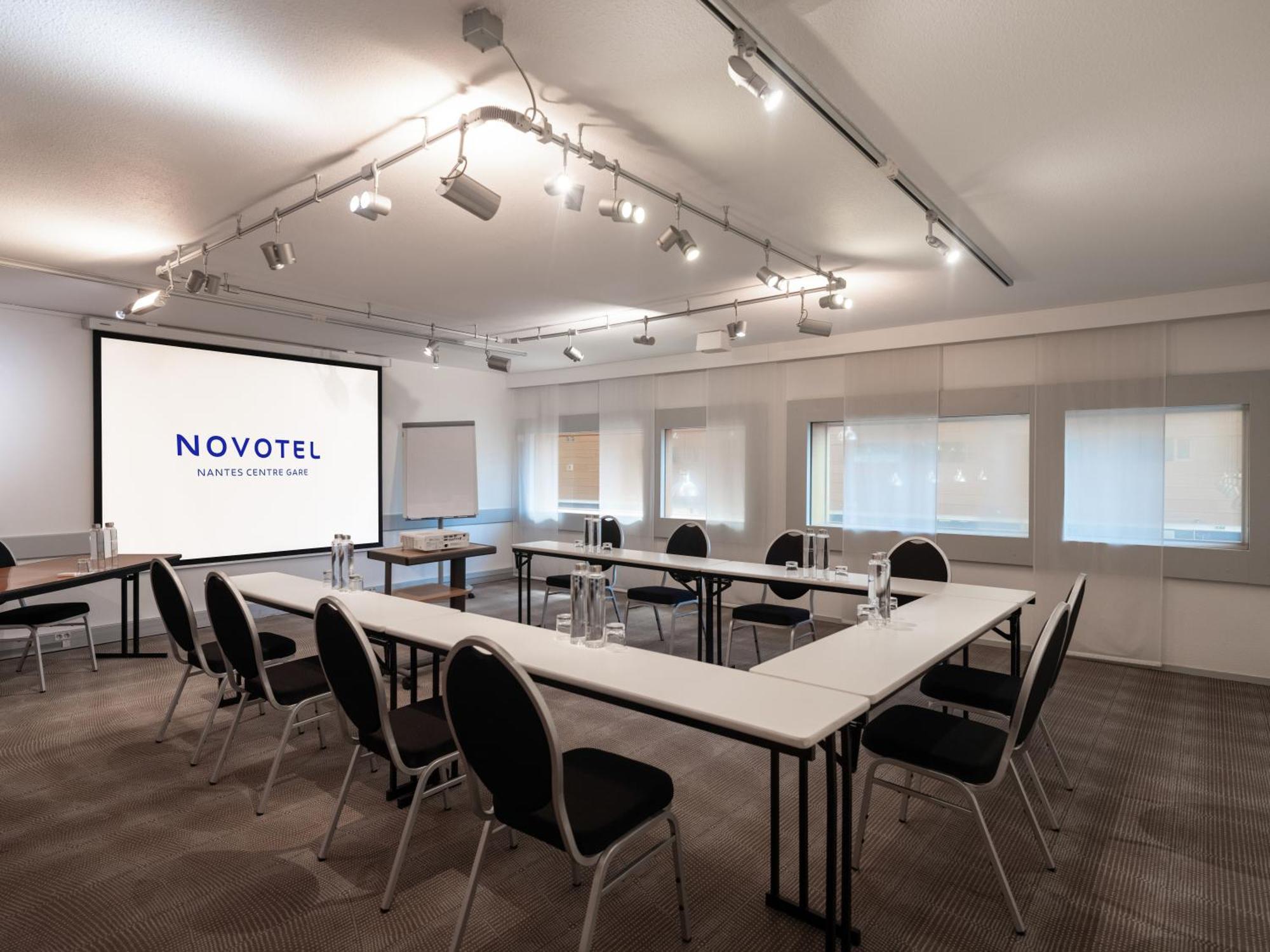 Novotel Nantes Centre Gare Exterior photo
